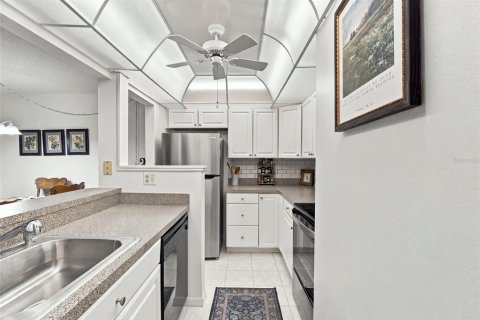 Condo in Deltona, Florida, 2 bedrooms  № 2386650 - photo 4