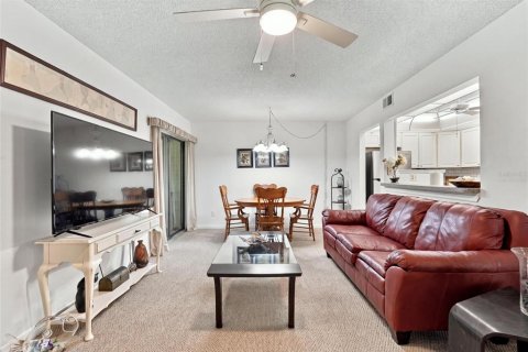 Condo in Deltona, Florida, 2 bedrooms  № 2386650 - photo 10