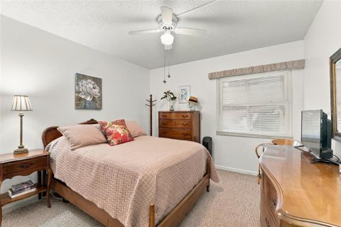Condo in Deltona, Florida, 2 bedrooms  № 2386650 - photo 13