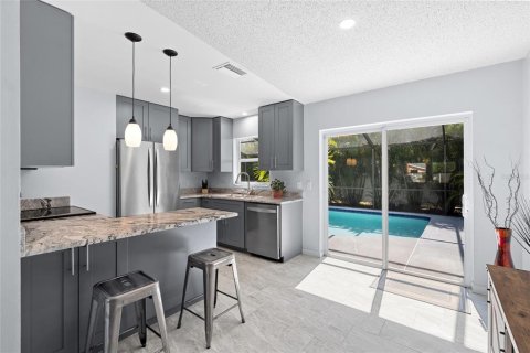 Casa en venta en Saint Petersburg, Florida, 3 dormitorios, 132.85 m2 № 1873021 - foto 11