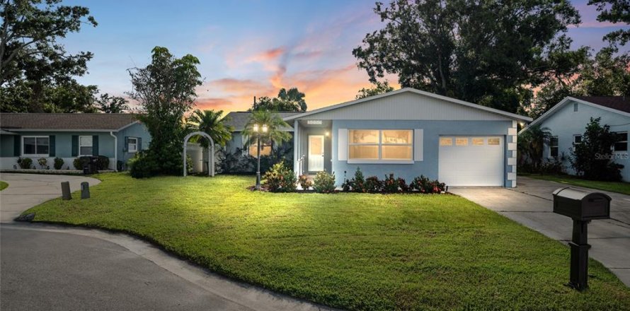 Casa en Saint Petersburg, Florida 3 dormitorios, 132.85 m2 № 1873021