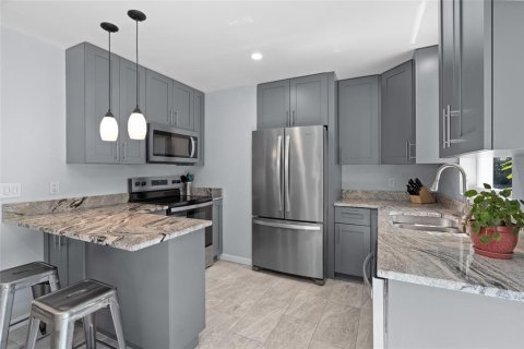 Casa en venta en Saint Petersburg, Florida, 3 dormitorios, 132.85 m2 № 1873021 - foto 13