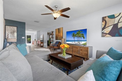 Casa en venta en Saint Petersburg, Florida, 3 dormitorios, 132.85 m2 № 1873021 - foto 7