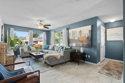 Casa en venta en Saint Petersburg, Florida, 3 dormitorios, 132.85 m2 № 1873021 - foto 5