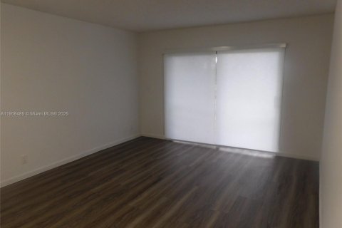 Copropriété à louer à Doral, Floride: 2 chambres, 96.25 m2 № 1966275 - photo 5