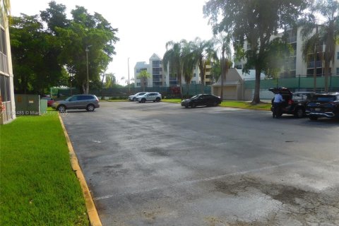 Copropriété à louer à Doral, Floride: 2 chambres, 96.25 m2 № 1966275 - photo 23