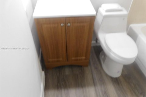 Copropriété à louer à Doral, Floride: 2 chambres, 96.25 m2 № 1966275 - photo 14