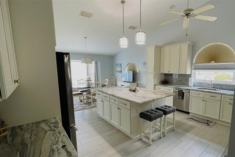 House in Port Charlotte, Florida 3 bedrooms, 230.12 sq.m. № 1767437 - photo 18