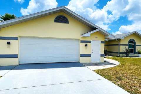 House in Port Charlotte, Florida 3 bedrooms, 230.12 sq.m. № 1767437 - photo 6