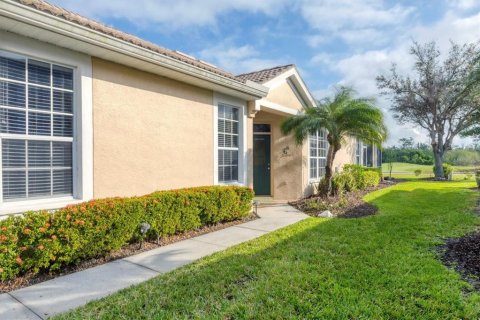 House in North Port, Florida 2 bedrooms, 142.23 sq.m. № 1565848 - photo 6