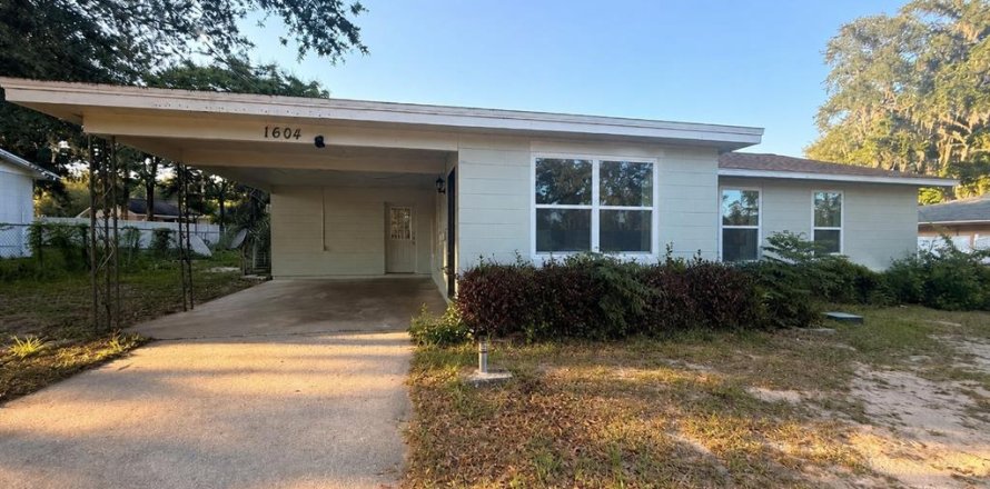 Villa ou maison à Leesburg, Floride 3 chambres, 101.08 m2 № 2101040