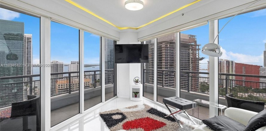 Кондоминиум с 2 спальнями в Майами, Флорида № 2024347