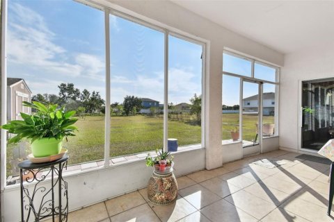 House in Kissimmee, Florida 5 bedrooms, 269.23 sq.m. № 1519549 - photo 30