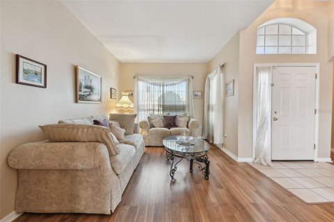 House in Kissimmee, Florida 5 bedrooms, 269.23 sq.m. № 1519549 - photo 14