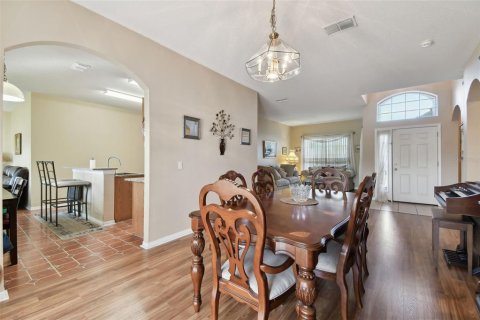 House in Kissimmee, Florida 5 bedrooms, 269.23 sq.m. № 1519549 - photo 18