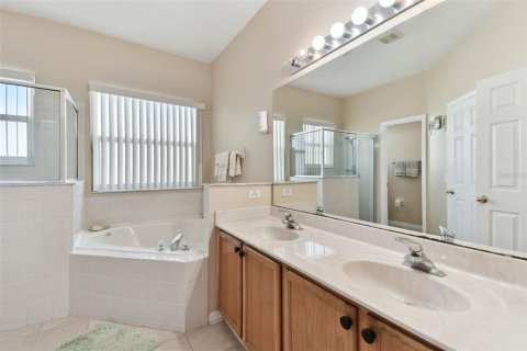 House in Kissimmee, Florida 5 bedrooms, 269.23 sq.m. № 1519549 - photo 10