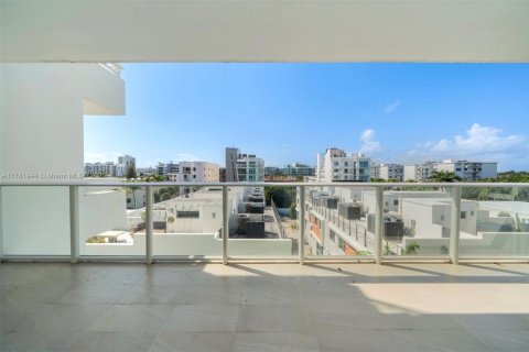 Купить кондоминиум в Бей-Харбор-Айлендс, Флорида 2 спальни, 124.58м2, № 1698598 - фото 23