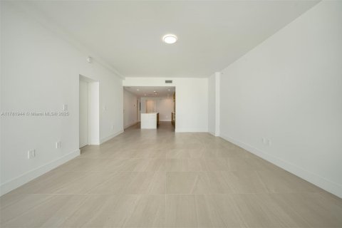 Купить кондоминиум в Бей-Харбор-Айлендс, Флорида 2 спальни, 124.58м2, № 1698598 - фото 6