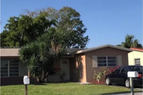 House in North Lauderdale, Florida 4 bedrooms, 123.75 sq.m. № 2009740