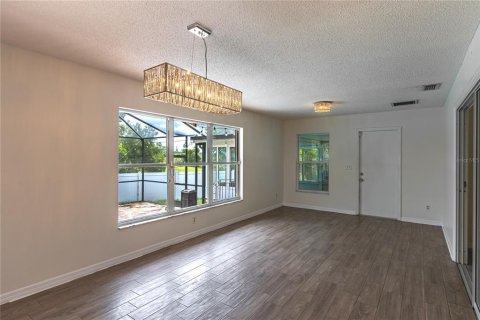 House in Lake Wales, Florida 4 bedrooms, 156.17 sq.m. № 1908038 - photo 24
