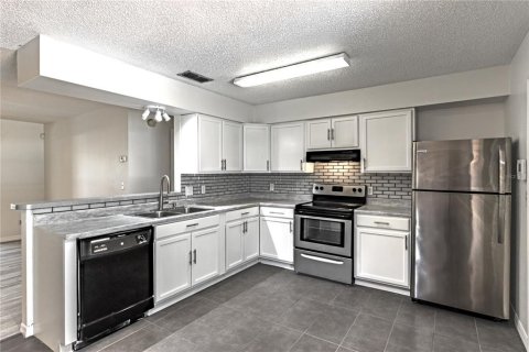 House in Lake Wales, Florida 4 bedrooms, 156.17 sq.m. № 1908038 - photo 7