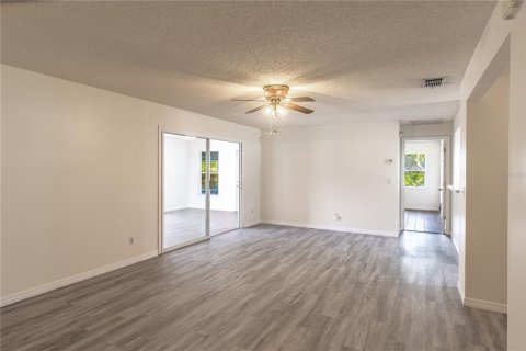 House in Lake Wales, Florida 4 bedrooms, 156.17 sq.m. № 1908038 - photo 11