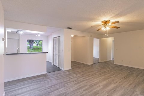 House in Lake Wales, Florida 4 bedrooms, 156.17 sq.m. № 1908038 - photo 6