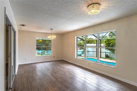 House in Lake Wales, Florida 4 bedrooms, 156.17 sq.m. № 1908038 - photo 13