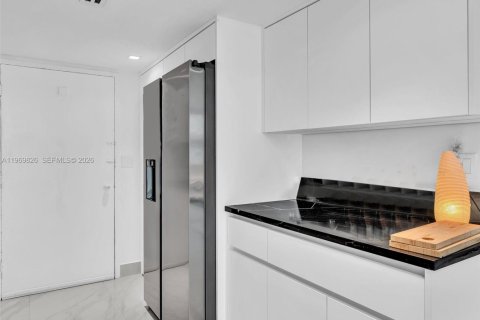 Condominio en venta en Miami Beach, Florida, 49.98 m2 № 2032499 - foto 12