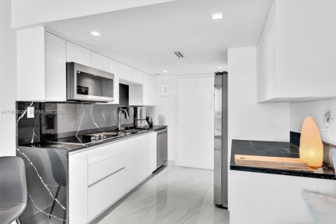 Condominio en venta en Miami Beach, Florida, 49.98 m2 № 2032499 - foto 11