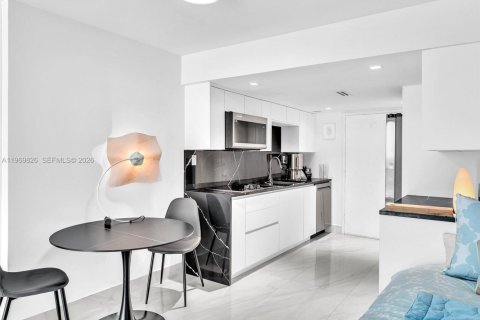 Condominio en venta en Miami Beach, Florida, 49.98 m2 № 2032499 - foto 9