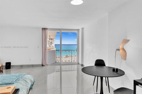 Condominio en venta en Miami Beach, Florida, 49.98 m2 № 2032499 - foto 13