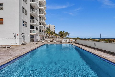 Condominio en venta en Miami Beach, Florida, 49.98 m2 № 2032499 - foto 20