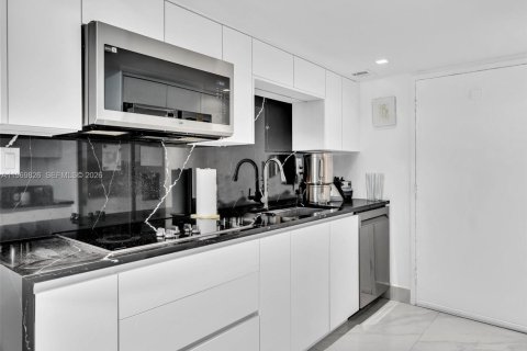Condominio en venta en Miami Beach, Florida, 49.98 m2 № 2032499 - foto 10