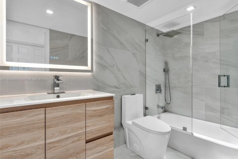 Condominio en venta en Miami Beach, Florida, 49.98 m2 № 2032499 - foto 16