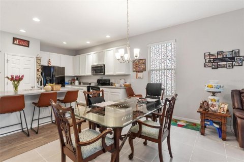 House in Fruitland Park, Florida 3 bedrooms, 149.57 sq.m. № 1901399 - photo 15