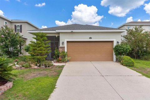 House in Fruitland Park, Florida 3 bedrooms, 149.57 sq.m. № 1901399 - photo 1