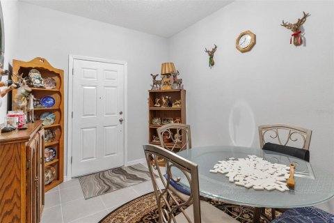 House in Fruitland Park, Florida 3 bedrooms, 149.57 sq.m. № 1901399 - photo 5