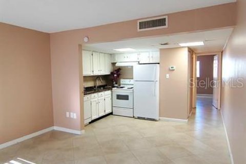 Condominio en alquiler en Clearwater, Florida, 1 dormitorio, 46.45 m2 № 1767936 - foto 5
