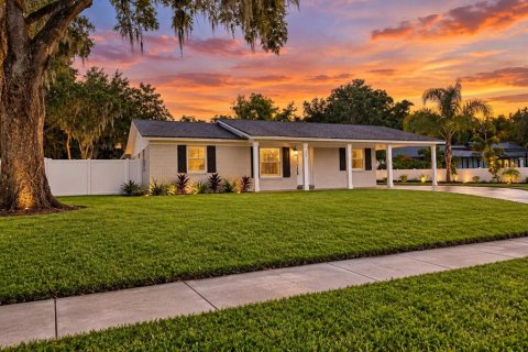 Villa ou maison à Winter Garden, Floride 4 chambres, 196.02 m2 № 2404771