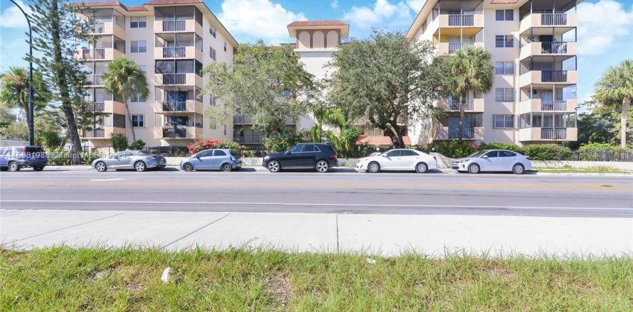 Condo in North Miami, Florida, 1 bedroom № 1867609