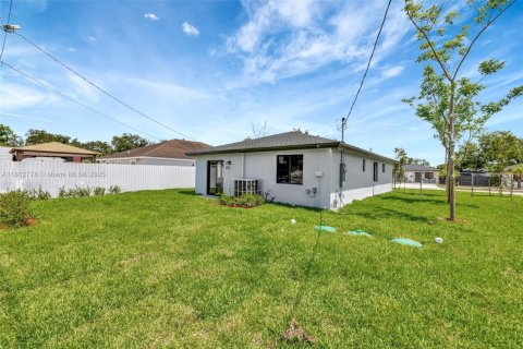 House in Miami Gardens, Florida 3 bedrooms № 1759056 - photo 12