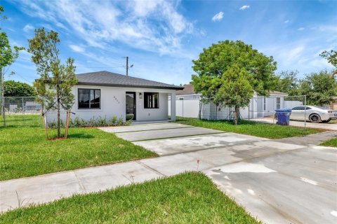 House in Miami Gardens, Florida 3 bedrooms № 1759056 - photo 8