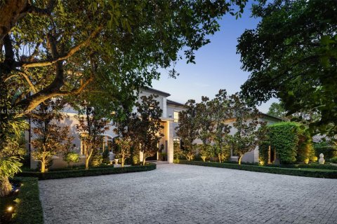 Casa en venta en Miami, Florida, 6 dormitorios, 820.14 m2 № 1807727 - foto 3