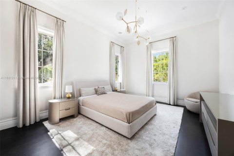 Casa en venta en Miami, Florida, 6 dormitorios, 820.14 m2 № 1807727 - foto 28