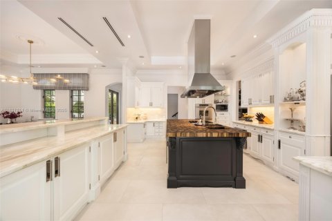 Casa en venta en Miami, Florida, 6 dormitorios, 820.14 m2 № 1807727 - foto 8