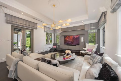 Casa en venta en Miami, Florida, 6 dormitorios, 820.14 m2 № 1807727 - foto 11