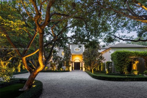 Casa en venta en Miami, Florida, 6 dormitorios, 820.14 m2 № 1807727 - foto 1