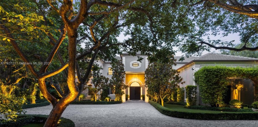 Casa en Miami, Florida 6 dormitorios, 820.14 m2 № 1807727