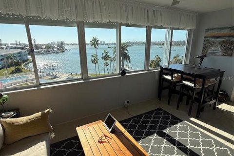 Condominio en alquiler en South Pasadena, Florida, 2 dormitorios, 117.06 m2 № 1918466 - foto 8